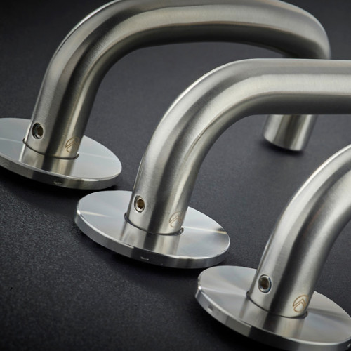 Vier Door Hardware