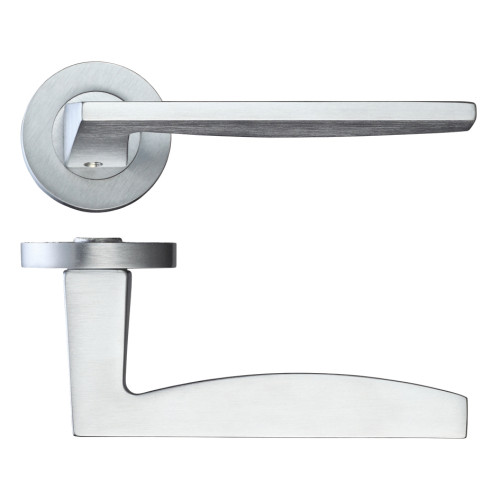 Pavo Lever on Round Rose - Satin Chrome
